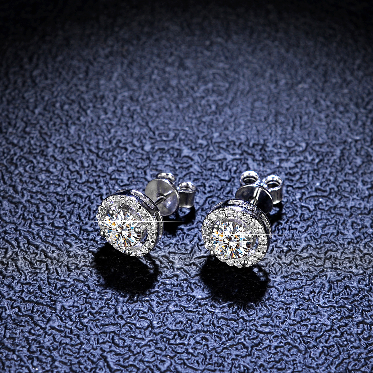 Style Simple Couleur Unie Argent Sterling Incruster Moissanite Boucles D'oreilles display picture 1