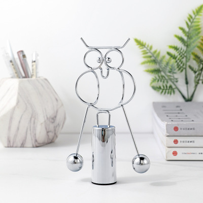 铁艺摇摆猫头鹰人摆件创意家居桌面装饰金属模型工艺品生日礼物|ms