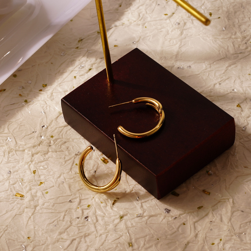 korean-style-simple-style-copper-gold-plated-half-circle-c--shaped-personalized-accessories-ins-internet-celebrity-fashion-earrings-for-women