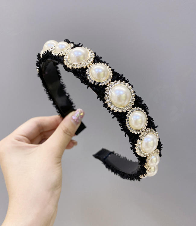 Korean Pearl Headband New Hair Cave Simple Princess Wide-brimmed Non-slip Wash Hair Bundle Wholesale Nihaojewelry display picture 3