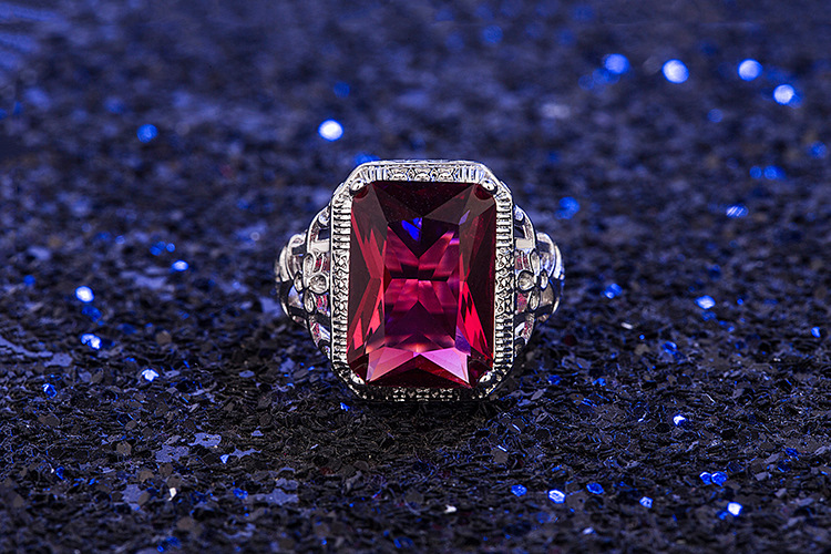 Rose Ruby Ring European And American Hollow Generous Ruby Ring Fashion Jewelry display picture 3