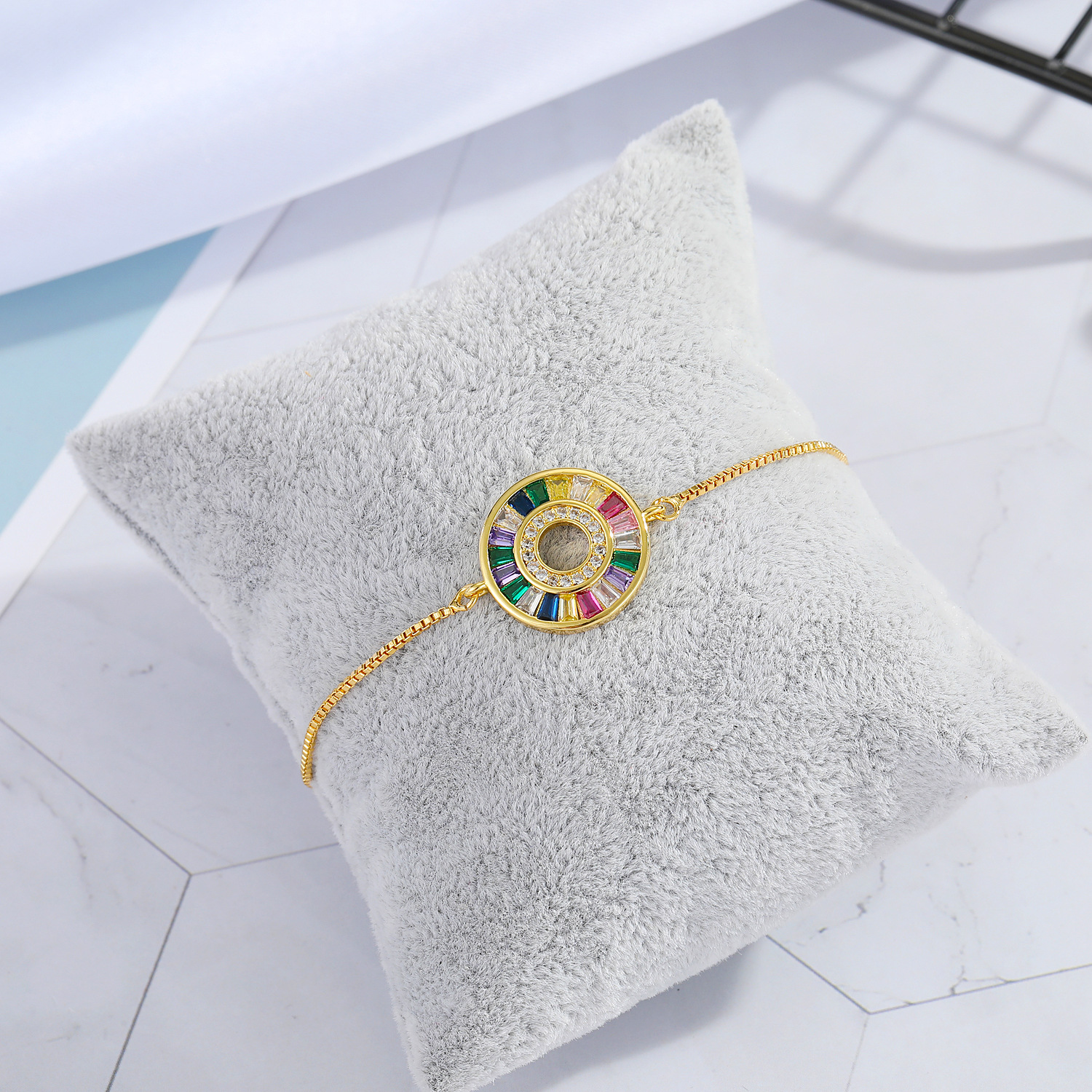 10g Weight No Inlaid Inlay Material Bracelets Classification Wedding, Travel, Birthday, Festival Occasion Alloy Material Geometric Pattern Women'S Gender White, Green Color Geometric No Inlaid Alloy Chain & Link Bracelets Wholesale 8