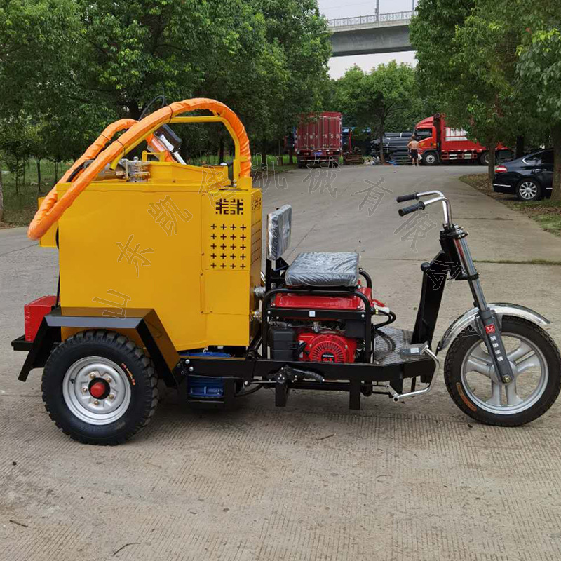 新款座驾式灌缝机 三轮座驾式沥青路面灌缝机 沥青道路修补补缝机