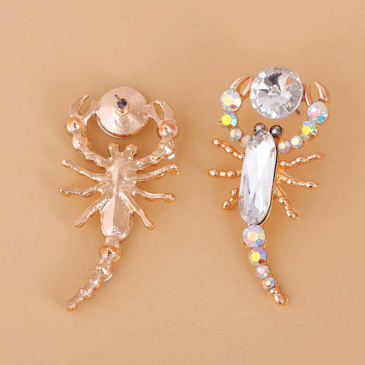 Diamond-studded Scorpion Earrings display picture 8