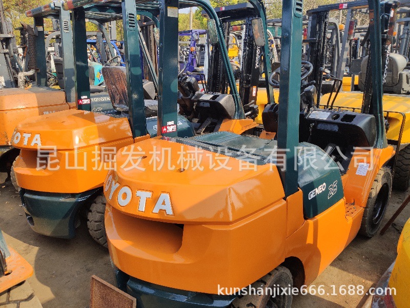 二手丰田3吨高门架柴油叉车   三节门架带中杠