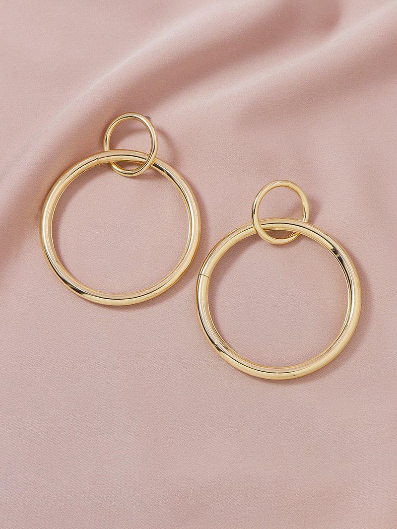 Fashion New Pair Of Metal Circle Hot-selling Exaggerated Alloy Earrings display picture 4