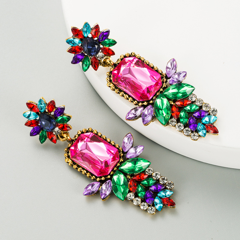 23g Weight Artificial Gemstones Inlay Material Earrings Classification Housewarming, Anniversary, Business, Wedding, Travel, Birthday, Festival Occasion Alloy Material Flower Pattern Women'S Gender Diamond Design Fashion Style Coffee, White, Black Color Fashion Flower Diamond Alloy Artificial Gemstones Earrings 6
