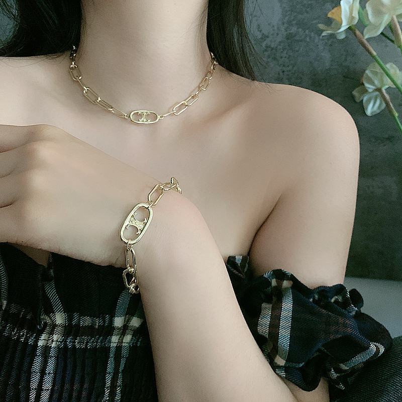 Fashion Simple Double-layer  Gold-plated Stacking Cold Style  Clavicle Chain Nihaojewelry Wholesale display picture 5