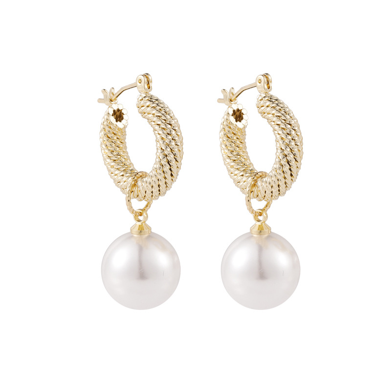 Fashion Retro Metal Pearl Earrings display picture 7