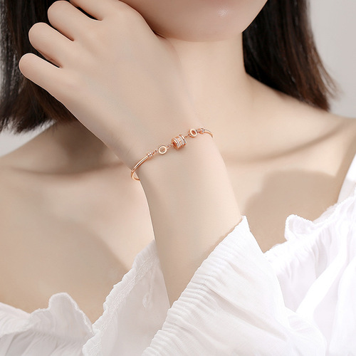 Jin Hongyu's new small waist bracelet sterling silver niche design bestie style rose gold bracelet light luxury gift jewelry