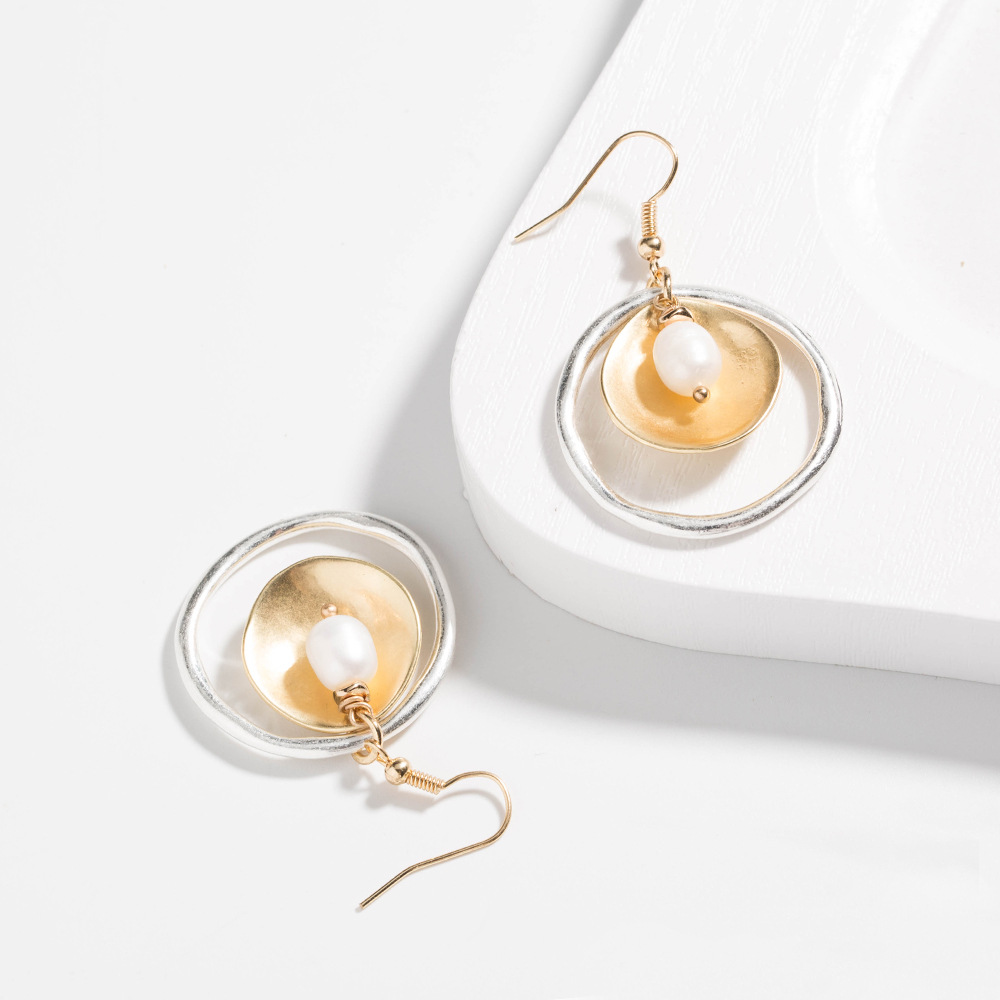 Fashion Circle Pearl Tag Earrings display picture 5