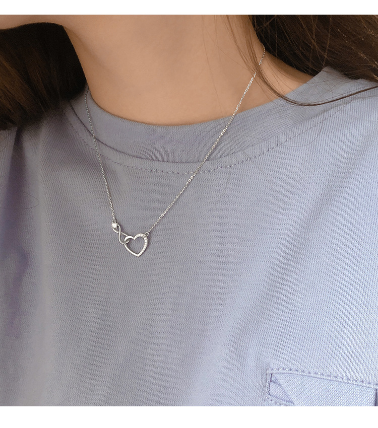 Elegant heart-shaped necklace