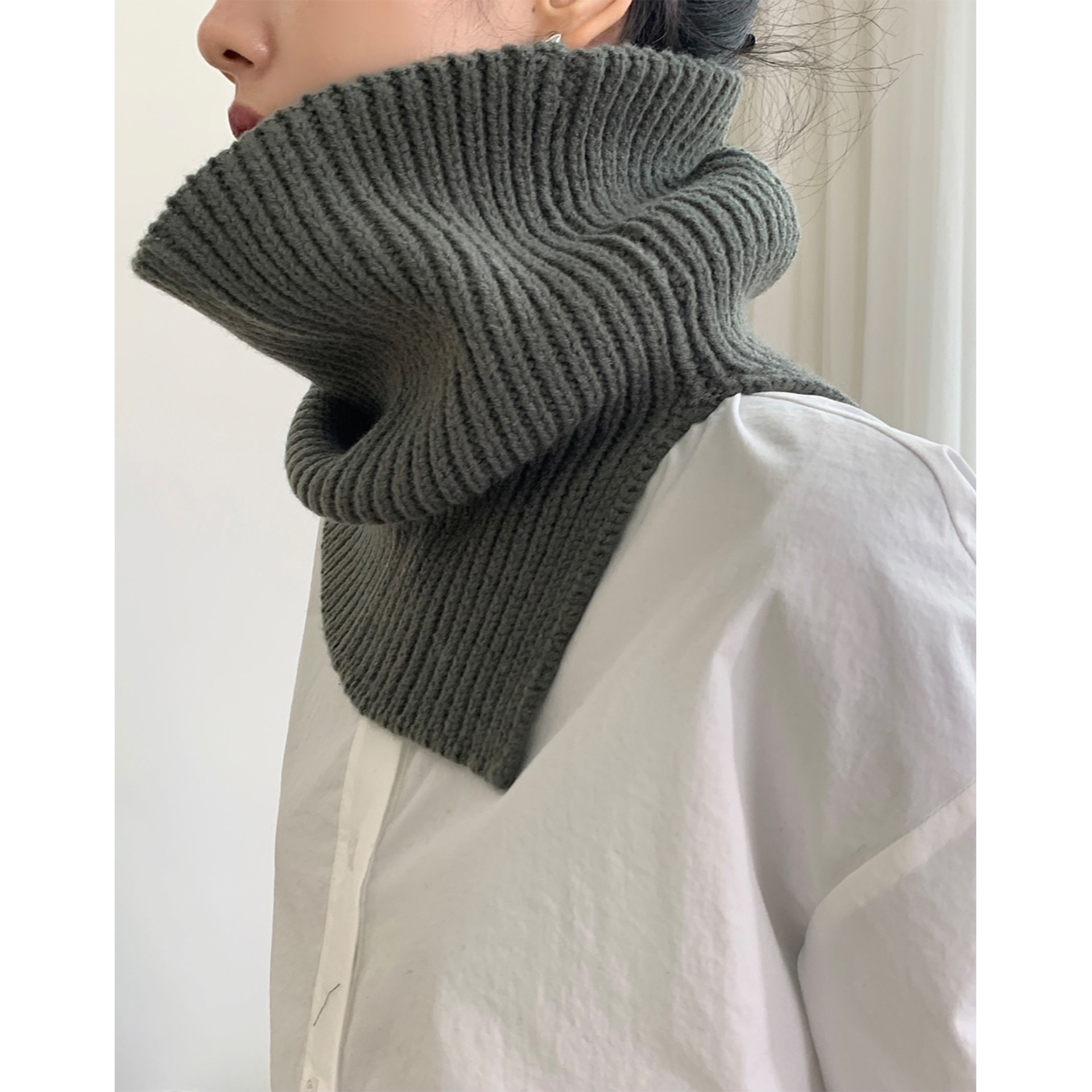 Winter Style European And American Blogger Style Fashionable Folded High Collar Scarf To Keep Warm And Thickened Knitted Stacked Collar Scarf For Women