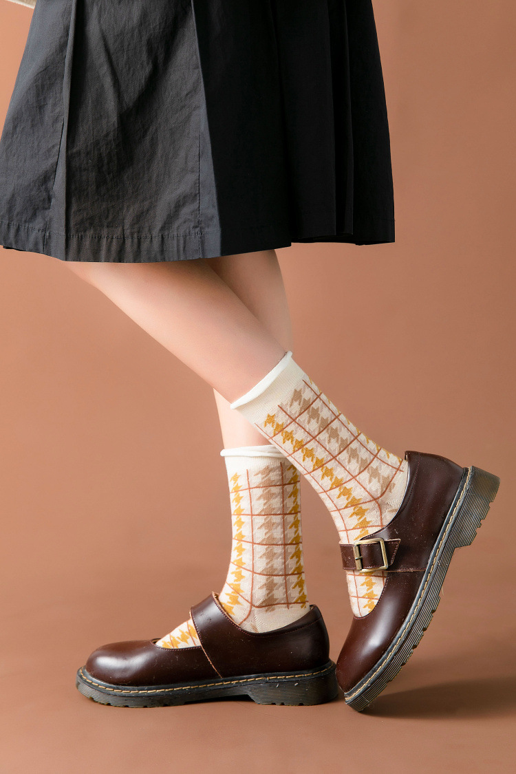 Calcetines de otoño e invierno para mujer calcetines de tubo medio lindos al por mayor NSFN4072