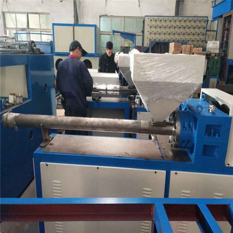 螺杆供应熔喷布60直径螺杆料筒