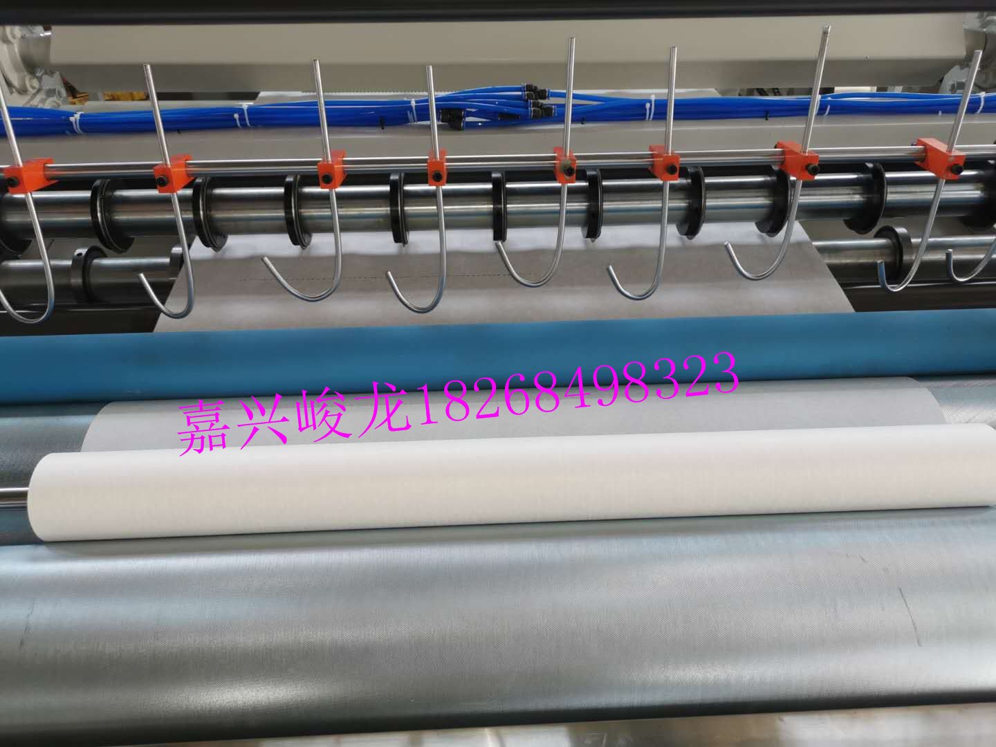 全自动无纺布桶装湿巾分切复卷机 自动抽轴桶装湿巾分切机