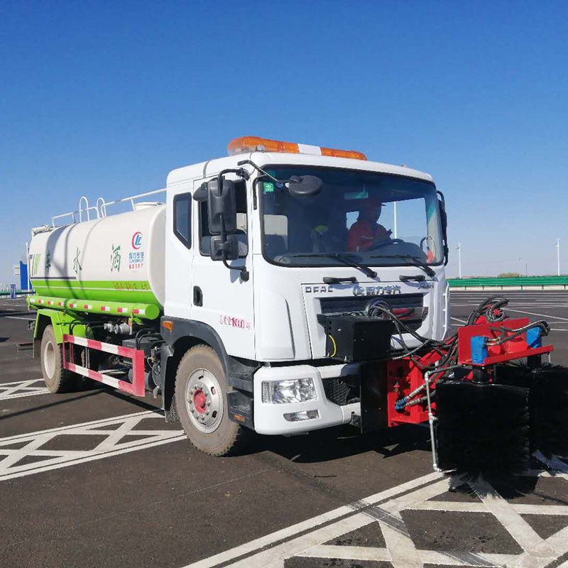 多功能护栏清洗车  隧道清洗车 护栏墙面清洗车 隔离带冲洗车|ru