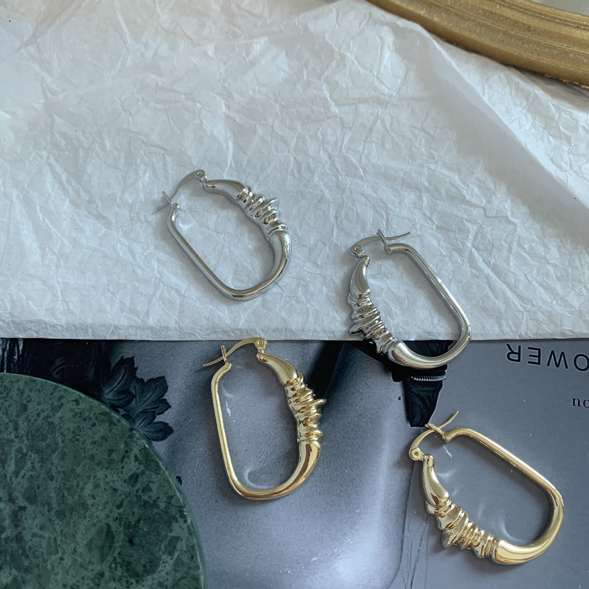 Irregular Oval Gold Earrings Minimalist Geometric Circle Retro Gold Plated Earrings Wholesale Nihaojewelry display picture 5