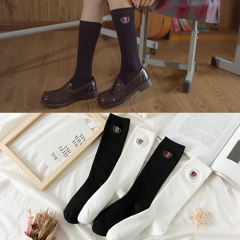 Japanese school supply JK socks women's gold and silver embroidered badge half-leg socks medium-sized uniform socks black and white calf socks