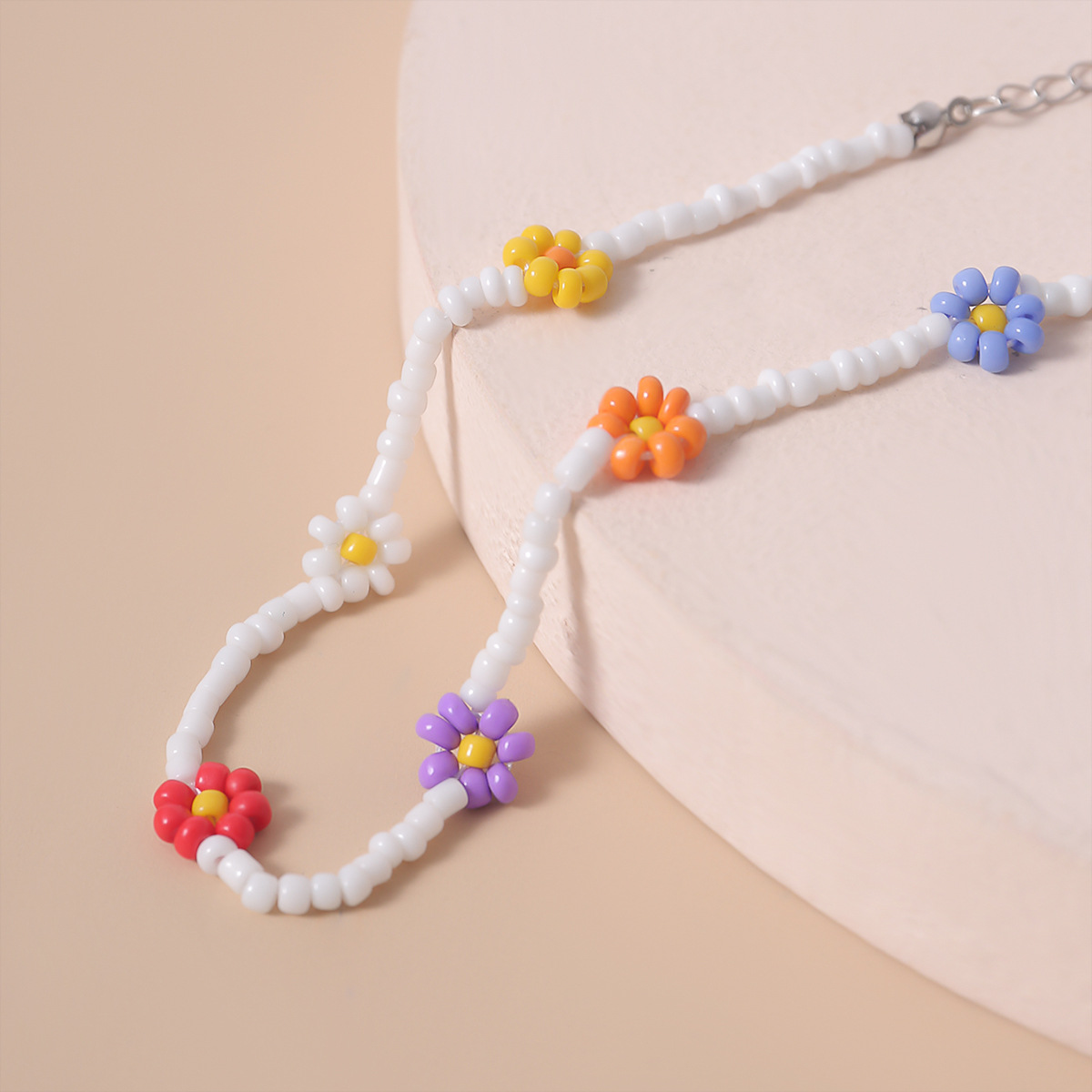 Creative Jewelry Small Daisy Necklace Simple Rice Bead Necklace Wholesale Nihaojewelry display picture 28
