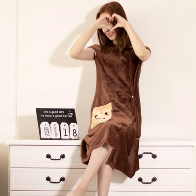 秋冬新品舒适柔软素色浴巾珊瑚绒可穿多功能浴巾加厚盖毯一件代发