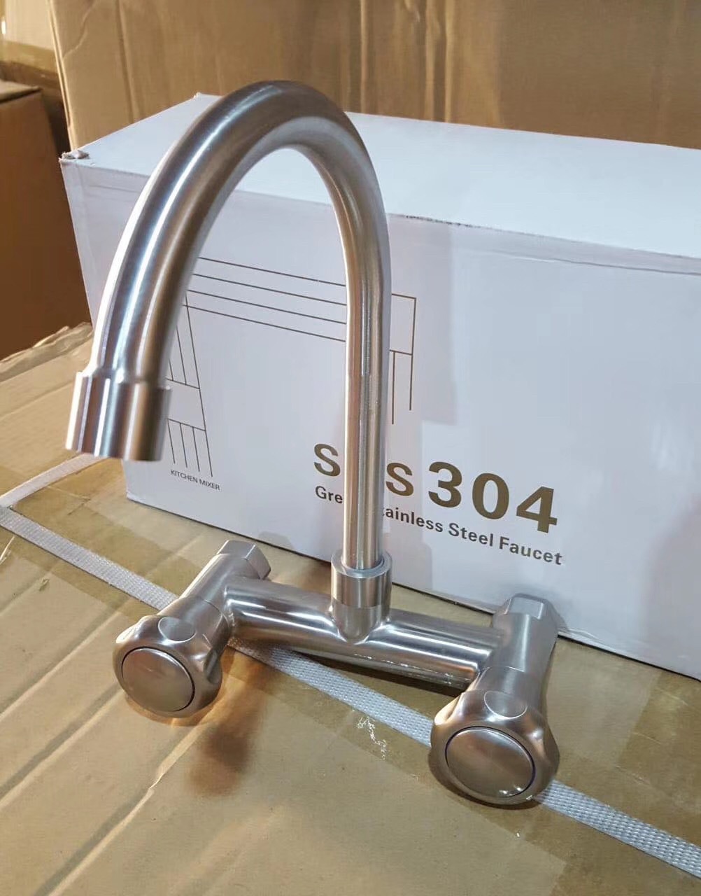 Stainless steel wire drawing kitchen Faucet 360 rotate Hot and cold Into the wall Troubled waters Vegetable basin Faucet Manufactor wholesale