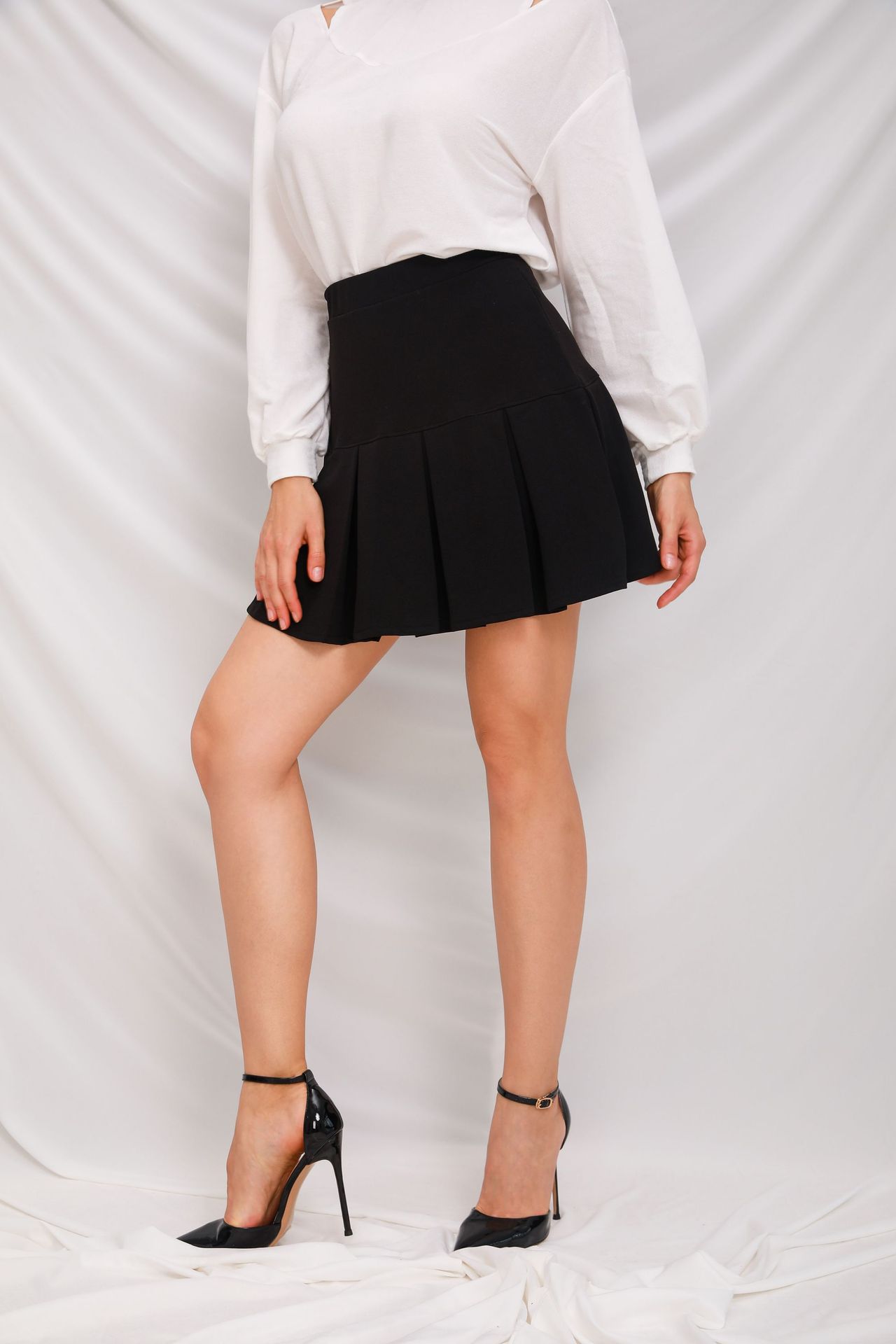 Elastic High Waist Pleated Skirt in Skirts