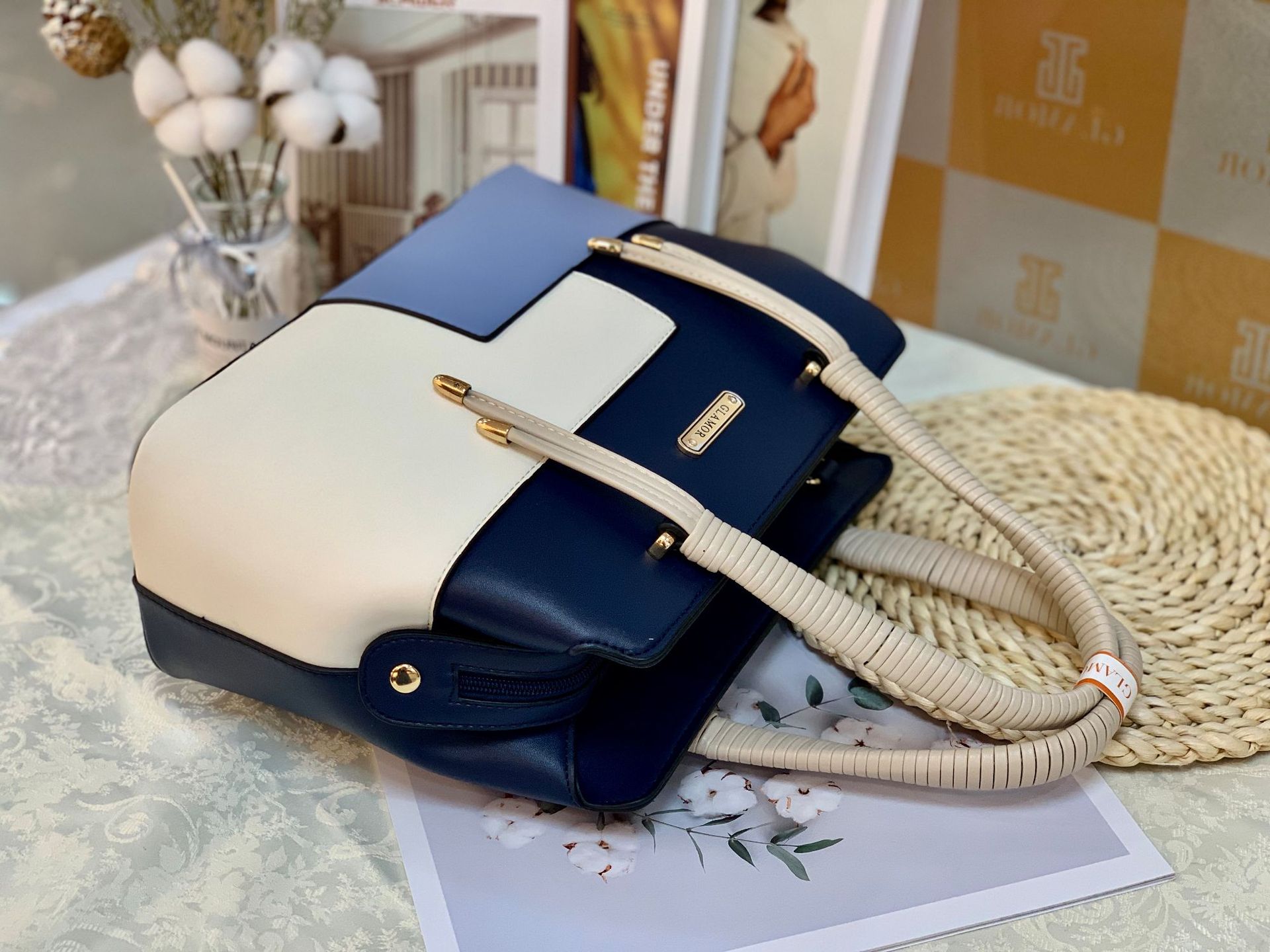 Women's Medium Pu Leather Color Block Vintage Style Classic Style Zipper Handbag display picture 9