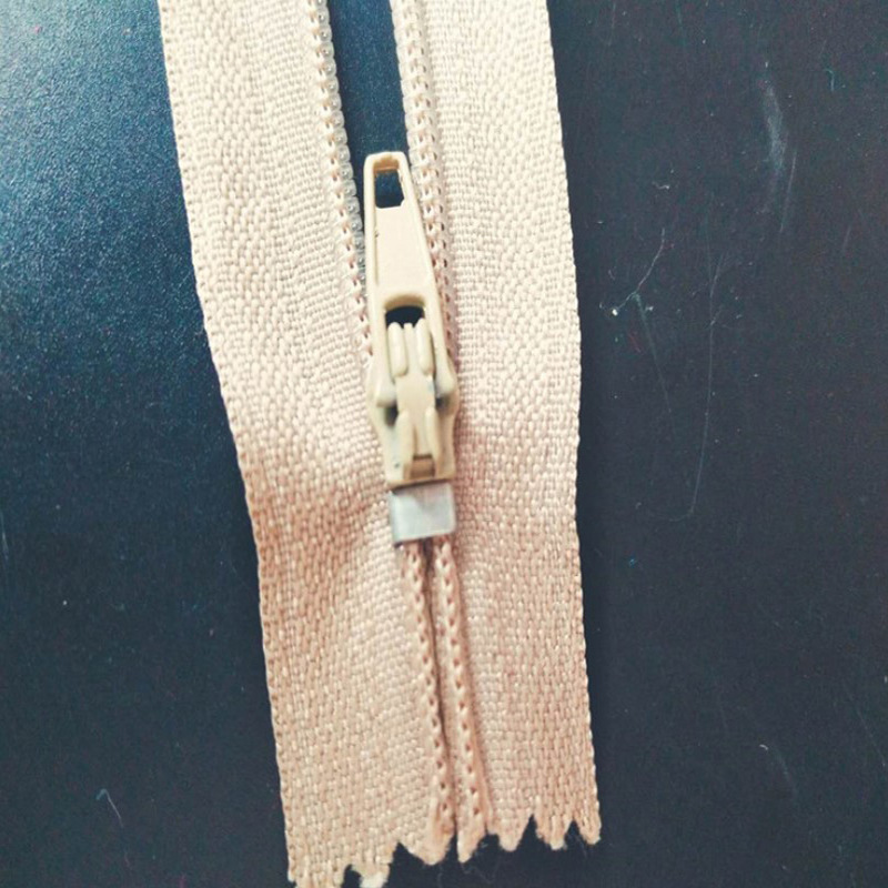 拉链厂家供应三号闭尾尼龙拉链 服装拉链批发多规格都可加工定 制