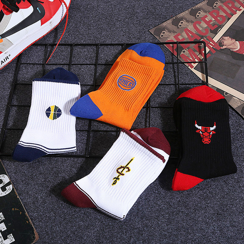 Factory wholesale NBA ball blue socks cotton sweat-absorbent sports socks badge basketball socks men's fashionable socks nba socks