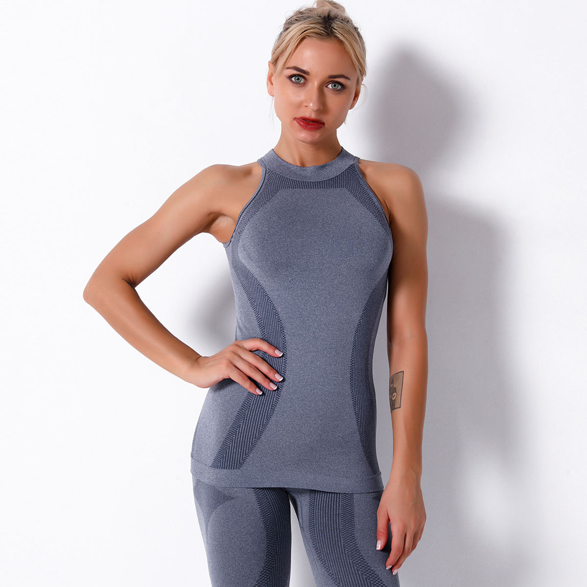 seamless knitted round neck sports vest NSNS10693
