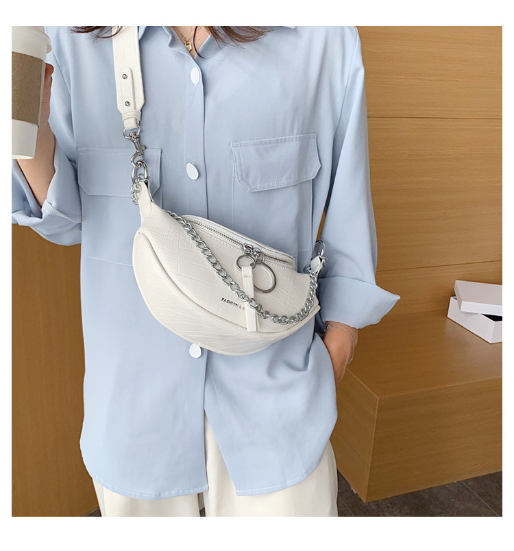 New Fashion Texture Chain Messenger Shoulder Chest Bag Wholesale display picture 3