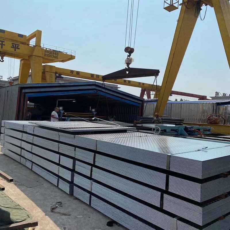 山东厂家批发镀锌花纹钢板 DX51D热镀锌卷板 天沟瓦楞板加工