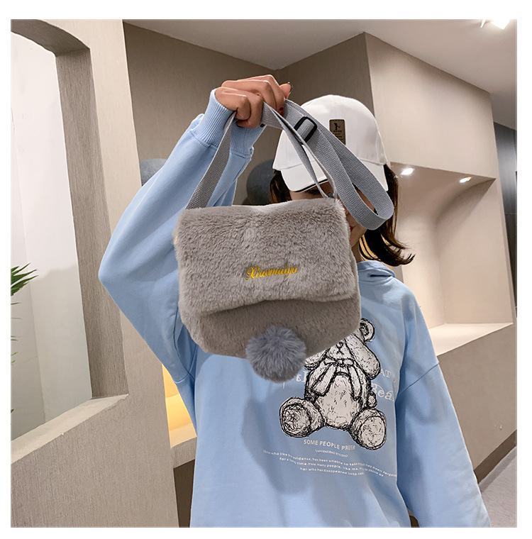 New Trendy Cute  Plush Shoulder Bag display picture 12