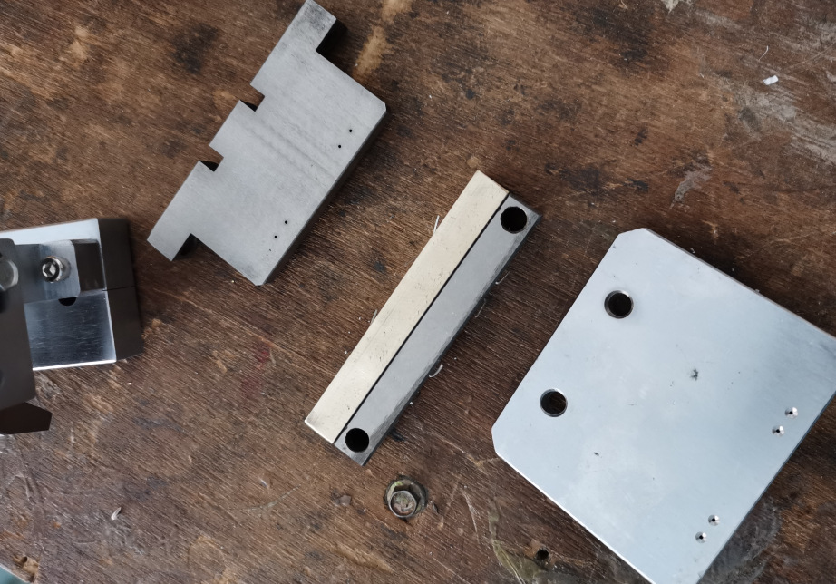 IP-08自动插针机模具L型针直针插针模具切刀一套气动式自动插针模