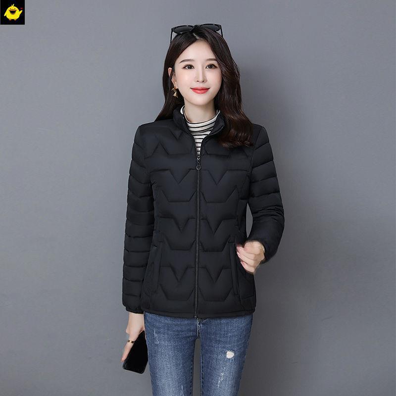 Ropa de mujeres de mediana edad otoño invierno ropa de algodón chaqueta corta ropa de madres ropa de algodón de pluma ligera ropa de algodón de tamaño grande ropa de ancianos