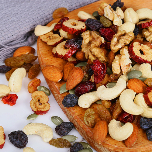 Daily Nut Canned Children Pregnant Internet Celebrity Snack Mixed Nuts Dried Fruits Snack Nuts Dry Goods Wholesale