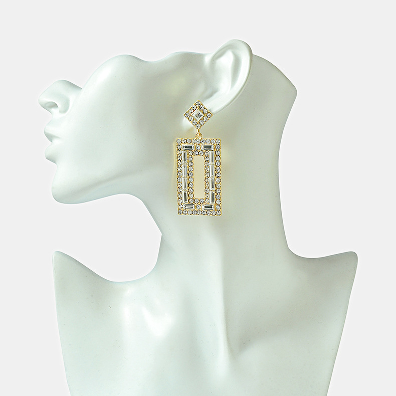 Européen Et Américain Exagérée Populaire Diamant Géométrique Boucles D'oreilles Généreux Et Personnalisé Boucles D'oreilles Rétro Carré En Cristal Boucles D'oreilles D'une Seule Pièce Dropshipping display picture 4