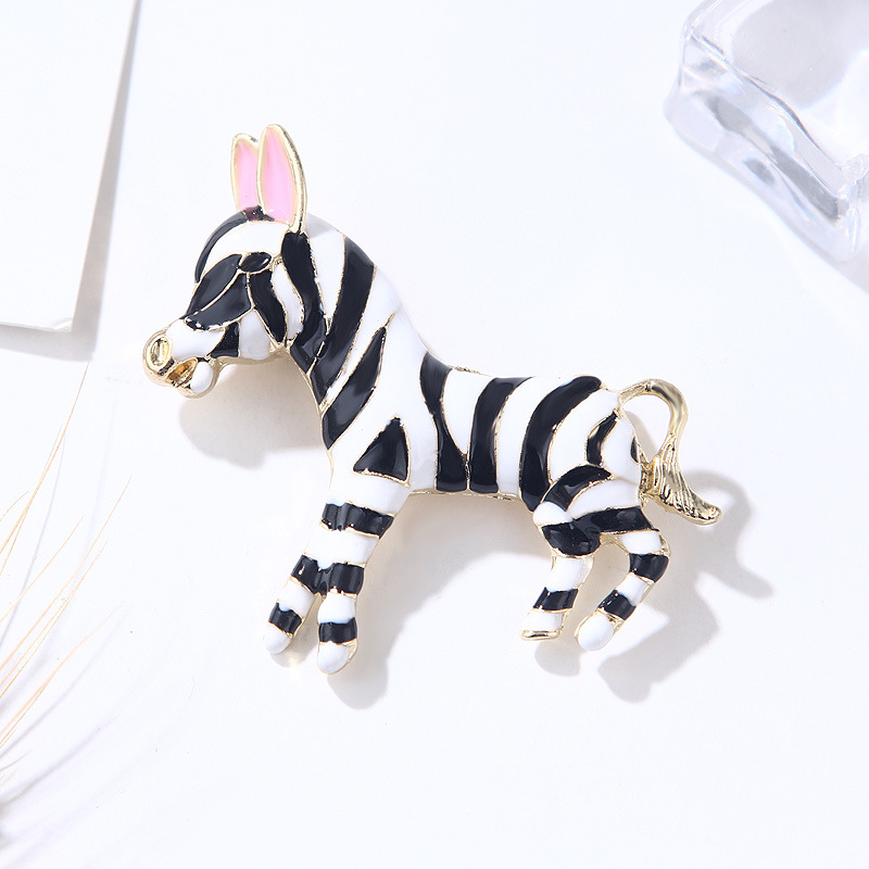 broche de cavalo branco preto estilo antigo feito à mão esmalte gotejamento temperamento moda gotejamento óleo pino broche jóias_voghion.com