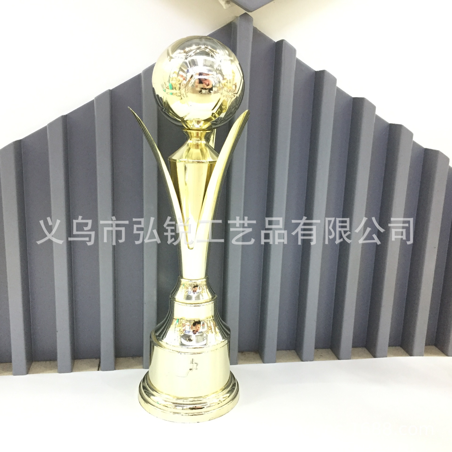Hot-selling wholesale football plastic trophies, sports competition children's prizes, commemorative awards, and creative customizable logos detail image 1