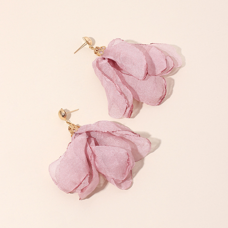 Summer New Fabric Hand-woven Flower Earrings Polyester Mesh Petal Earrings Wholesale Nihaojewelry display picture 3