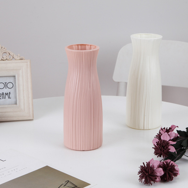 Vase of the living room flower arrangement