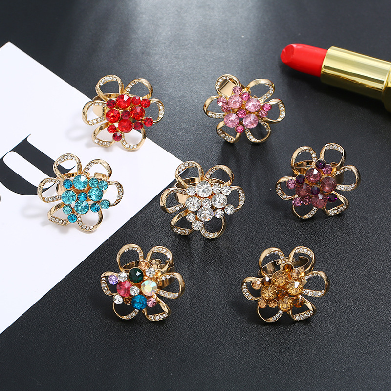 Retro Diamond Hollow Flower Ring display picture 10