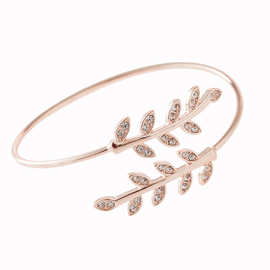 满钻对称树叶重叠开口手镯合金女士欧美风错位手环 厂家外贸货源