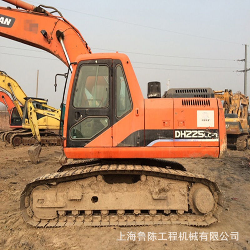 低价急售原装纯土方车斗山225-7二手挖掘机