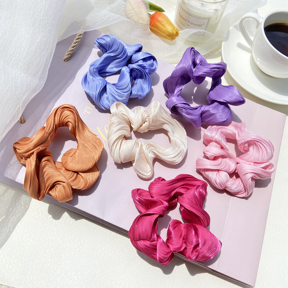 Korean Hair Scrunchies Fashion New Solid Color Flash Wave Lady  Hair Ring Tie Horsetail Rubber Band Hair Rope Head Wholesale Nihaojewelry display picture 3