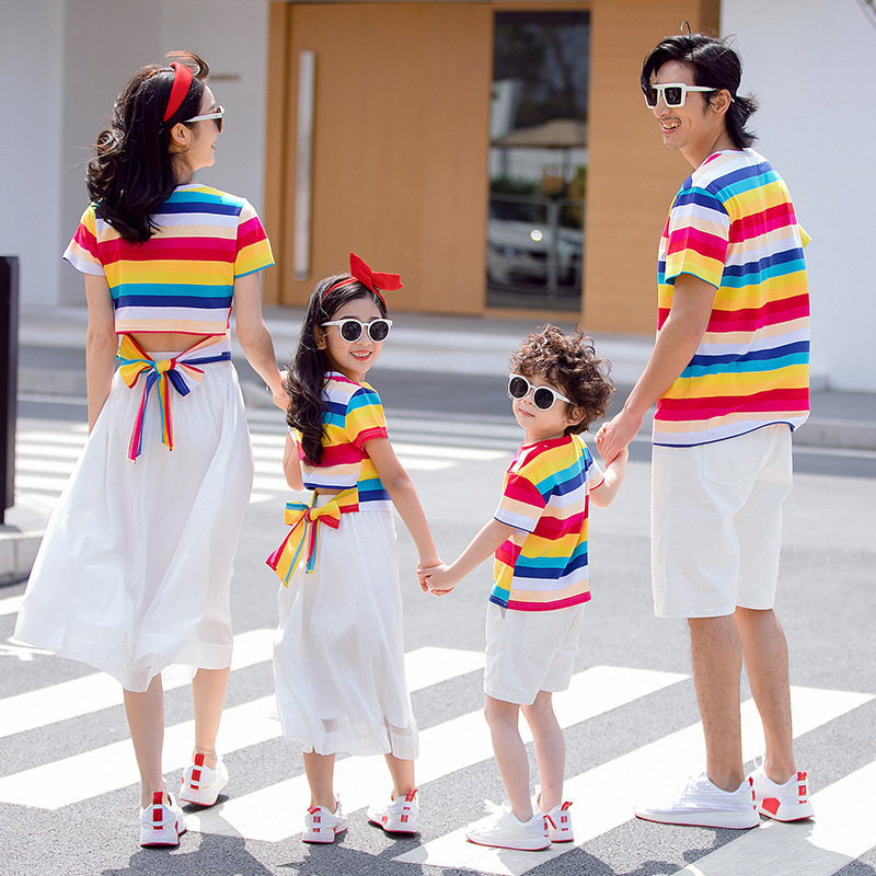 A family of three and four new foreign style net red fashion mother child suit different mother daughter summer dress