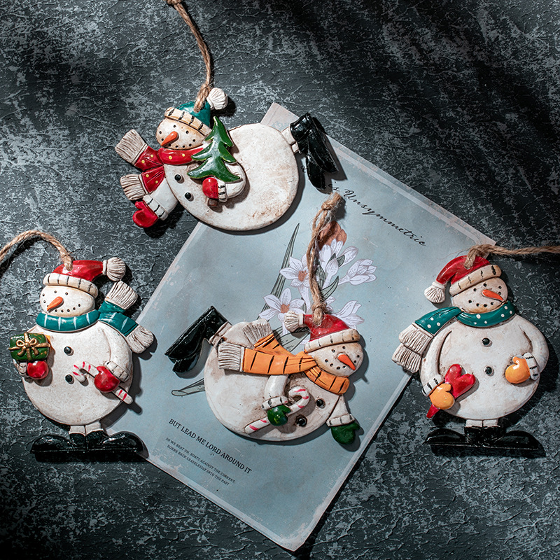Retro muñeco de nieve colgante de resina decoración de árbol de Navidad ingeniería de color regalos de Navidad prop fotografía decoración pintada a mano
