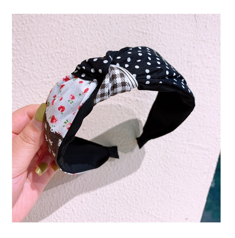 Korea Retro Small Floral Cotton Stitching Middle Twisted Wide-brimmed Headband Ornament Wholesale Nihaojewelry display picture 12