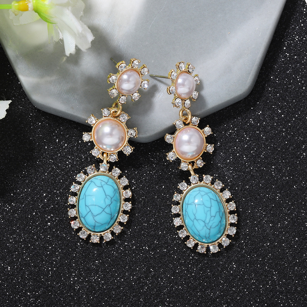 Hot Korean Heart Earrings Fashion Asymmetric Diamond Earrings Women Earrings Nihaojewelry Wholesale display picture 2